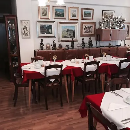 Hotel Garni Hirsch Canazei