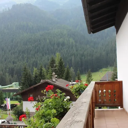 Hotel Garni Hirsch Canazei