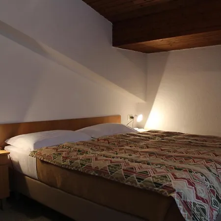 Hotel Garni Hirsch Canazei