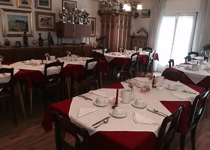 Hotel Garni Hirsch Canazei