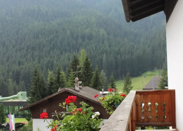 Hotel Garni Hirsch Canazei