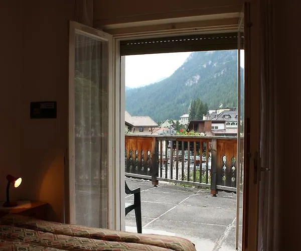 Garni Hirsch Канацеи